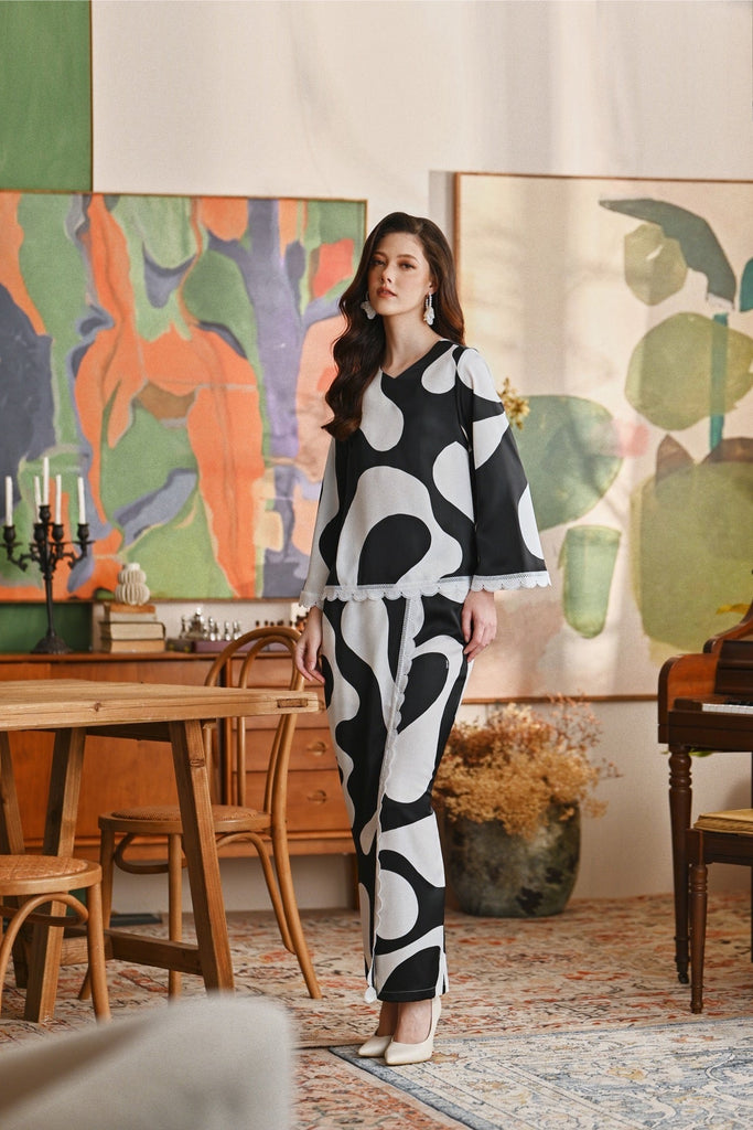 The Glow Women Delight Kurung Set - Black Sea