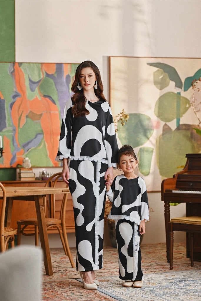 The Glow Women Delight Kurung Set - Black Sea