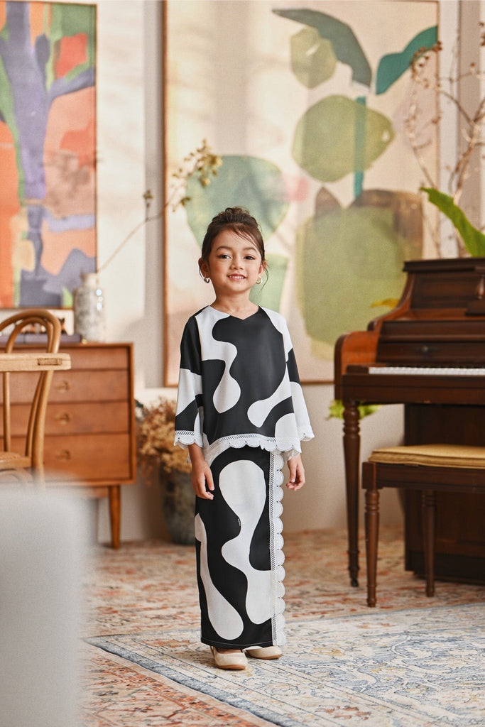The Glow Delight Kurung Set - Black Sea