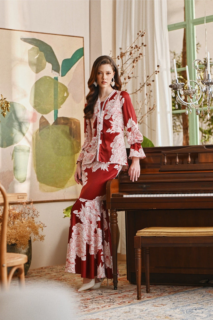The Glow Women Allure Kebaya Set - Ruby
