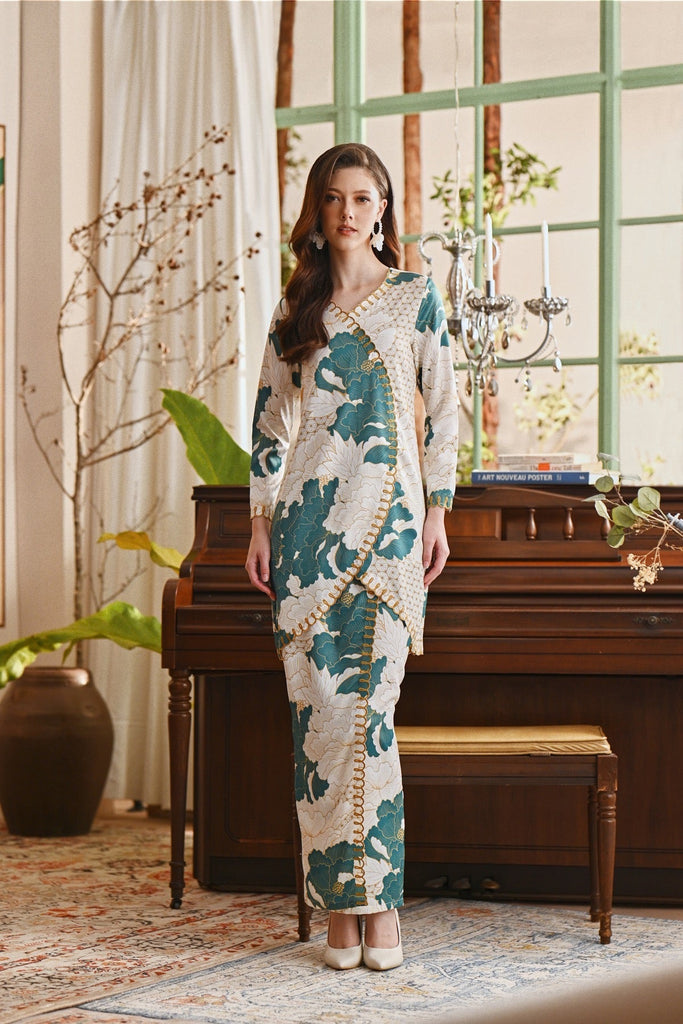 The Glow Women Dazzle Kurung Set - Prosper