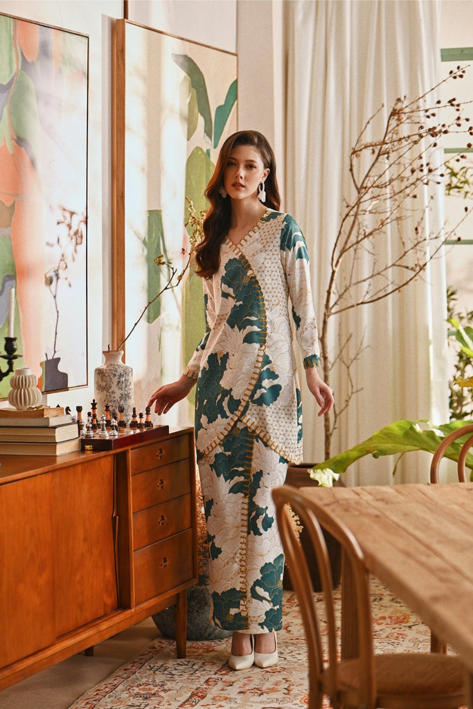 The Glow Women Dazzle Kurung Set - Prosper