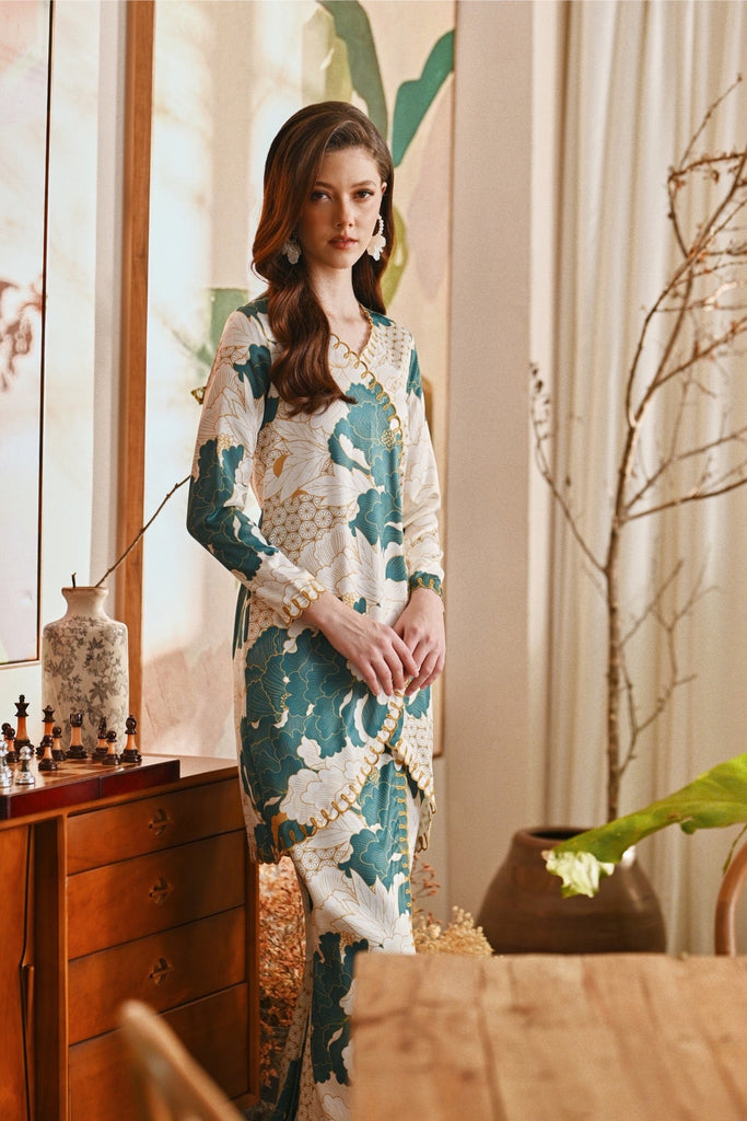 The Glow Women Dazzle Kurung Set - Prosper