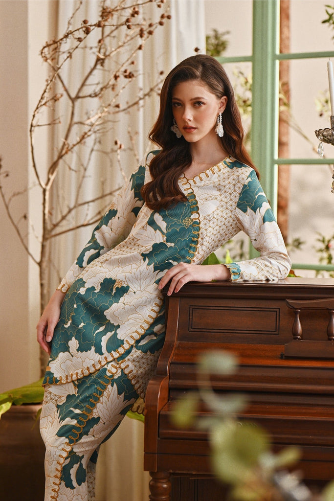 The Glow Women Dazzle Kurung Set - Prosper