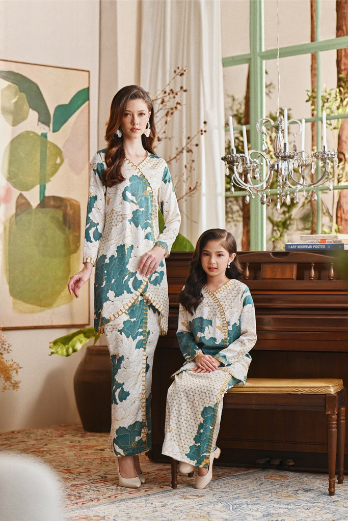 The Glow Dazzle Kurung Set - Prosper
