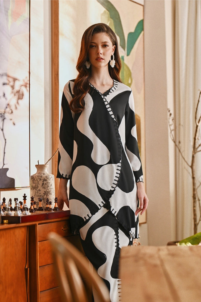The Glow Women Dazzle Kurung Set - Black Sea