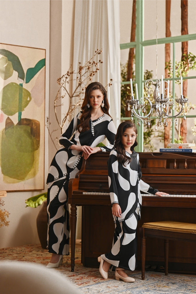 The Glow Dazzle Kurung Set - Black Sea