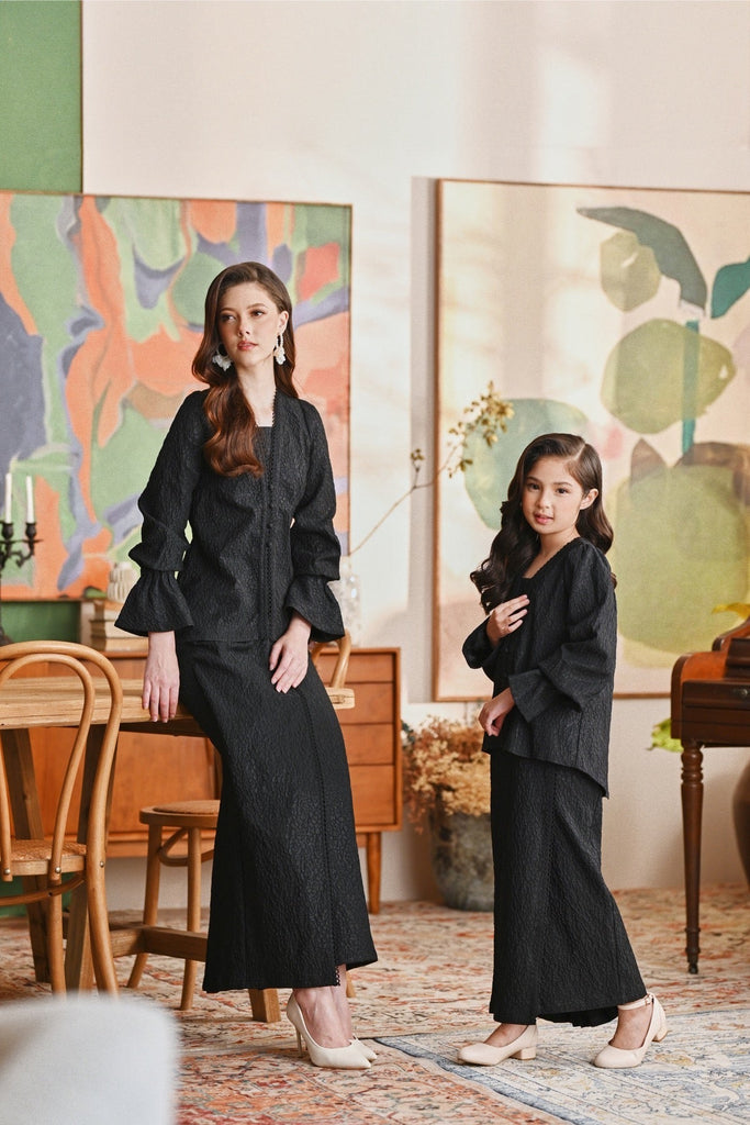 The Glow Memoir Kebaya Set - Black Jacquard