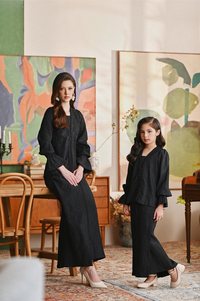The Glow Memoir Kebaya Set - Black Jacquard