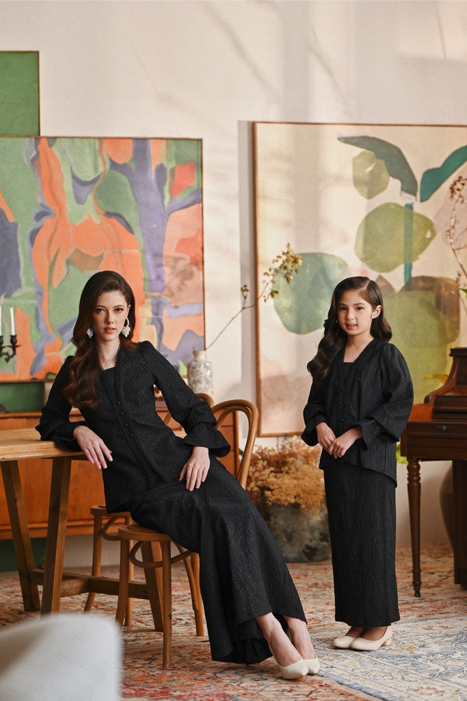 The Glow Memoir Kebaya Set - Black Jacquard