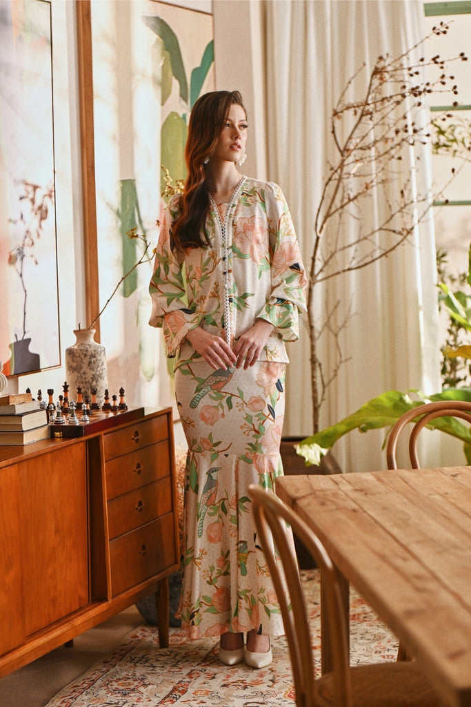 The Glow Women Allure Kebaya Set - Tenang