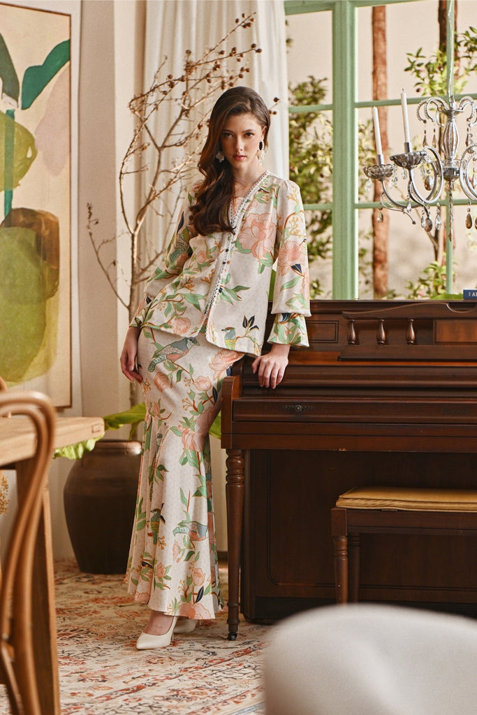 The Glow Women Allure Kebaya Set - Tenang