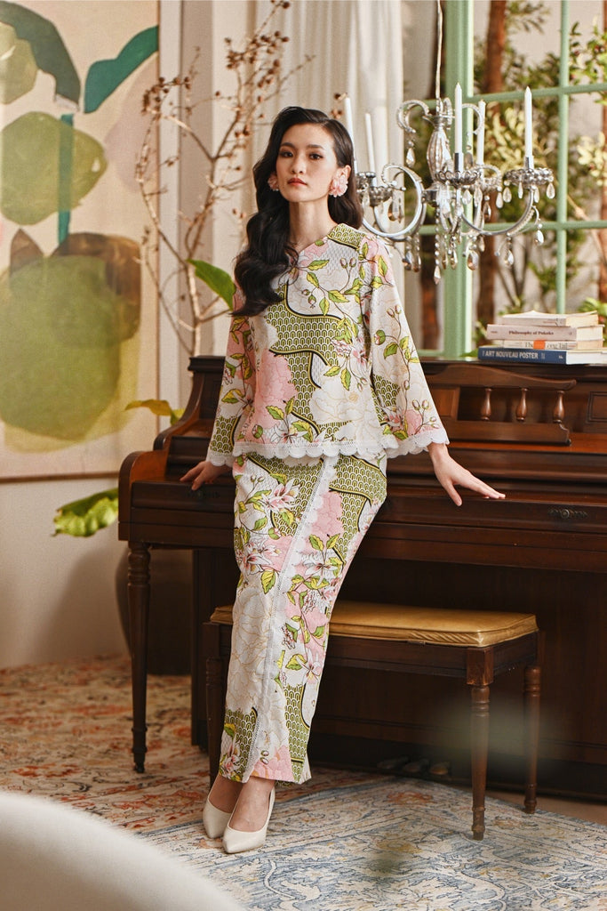 The Glow Women Delight Kurung Set - Blooms