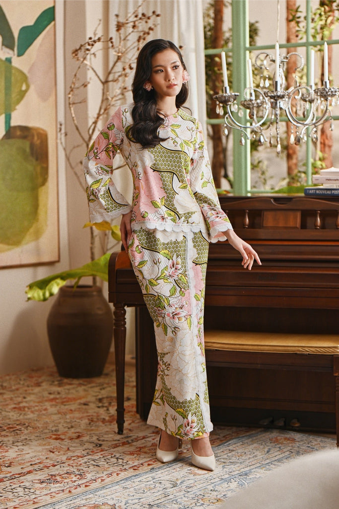The Glow Women Delight Kurung Set - Blooms