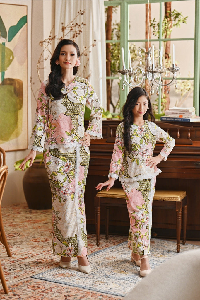 The Glow Women Delight Kurung Set - Blooms