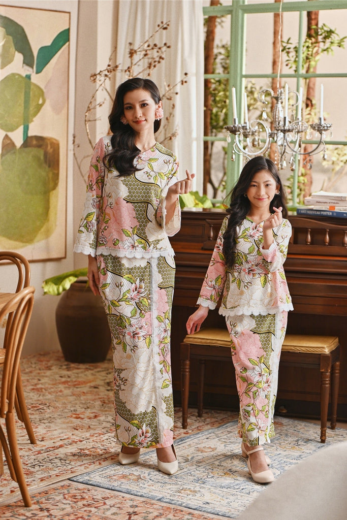 The Glow Women Delight Kurung Set - Blooms