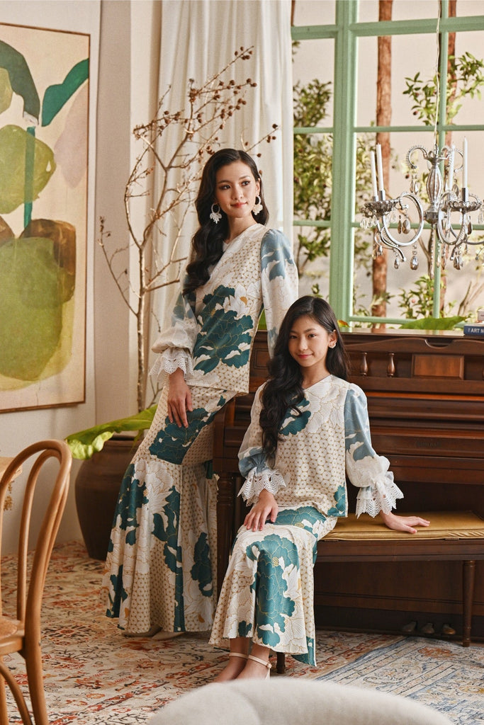 The Glow Women Victoria Kurung Set - Prosper