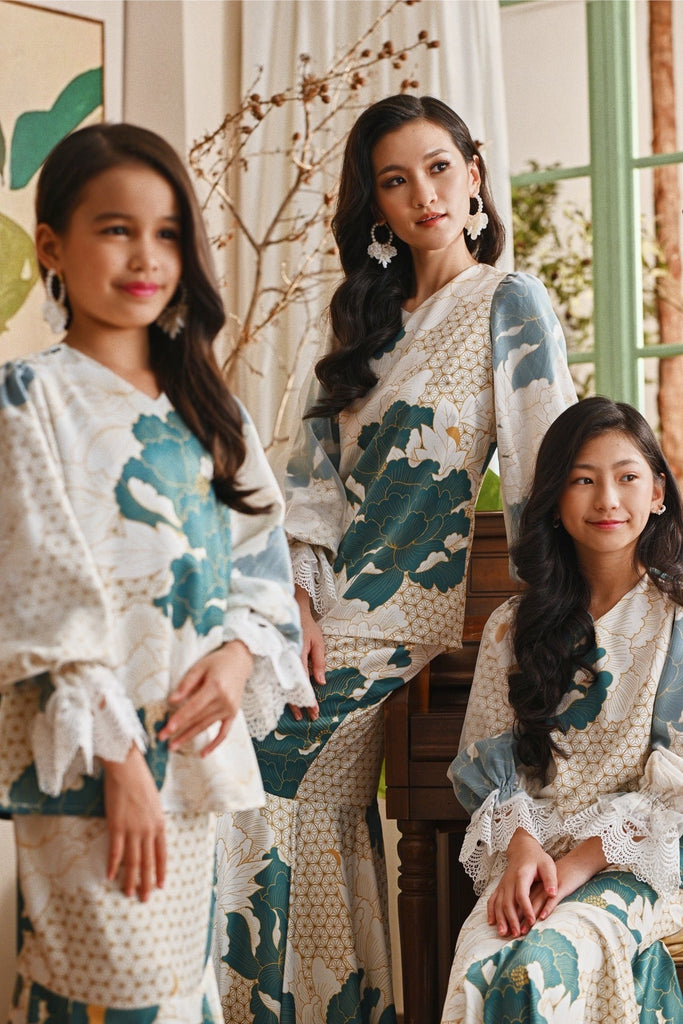 The Glow Women Victoria Kurung Set - Prosper