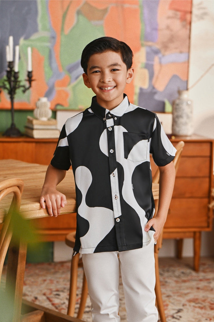 The Glow Batik Shirt - Black Sea