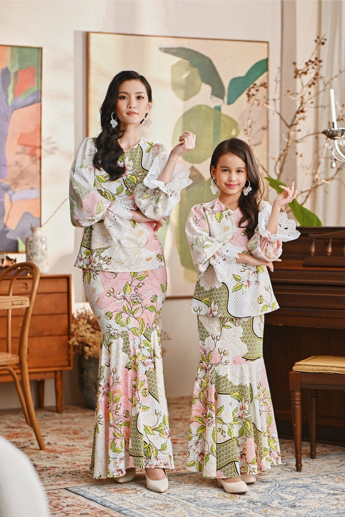 The Glow Women Victoria Kurung Set - Blooms