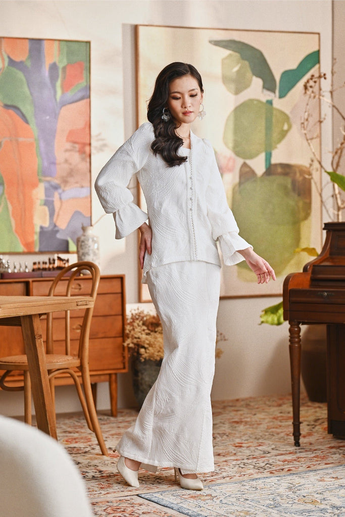 The Glow Women Memoir Kebaya Set - Off White Jacquard