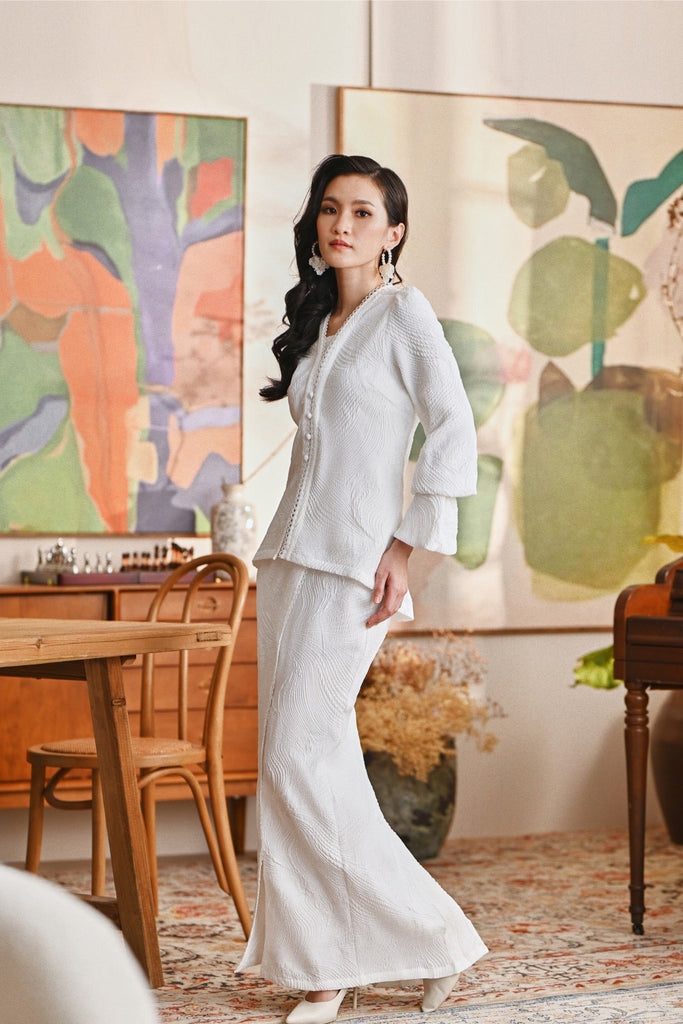 The Glow Women Memoir Kebaya Set - Off White Jacquard