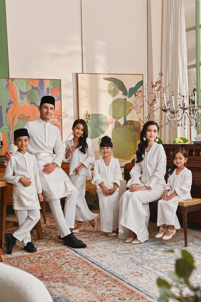 The Glow Memoir Kebaya Set - Off White Jacquard
