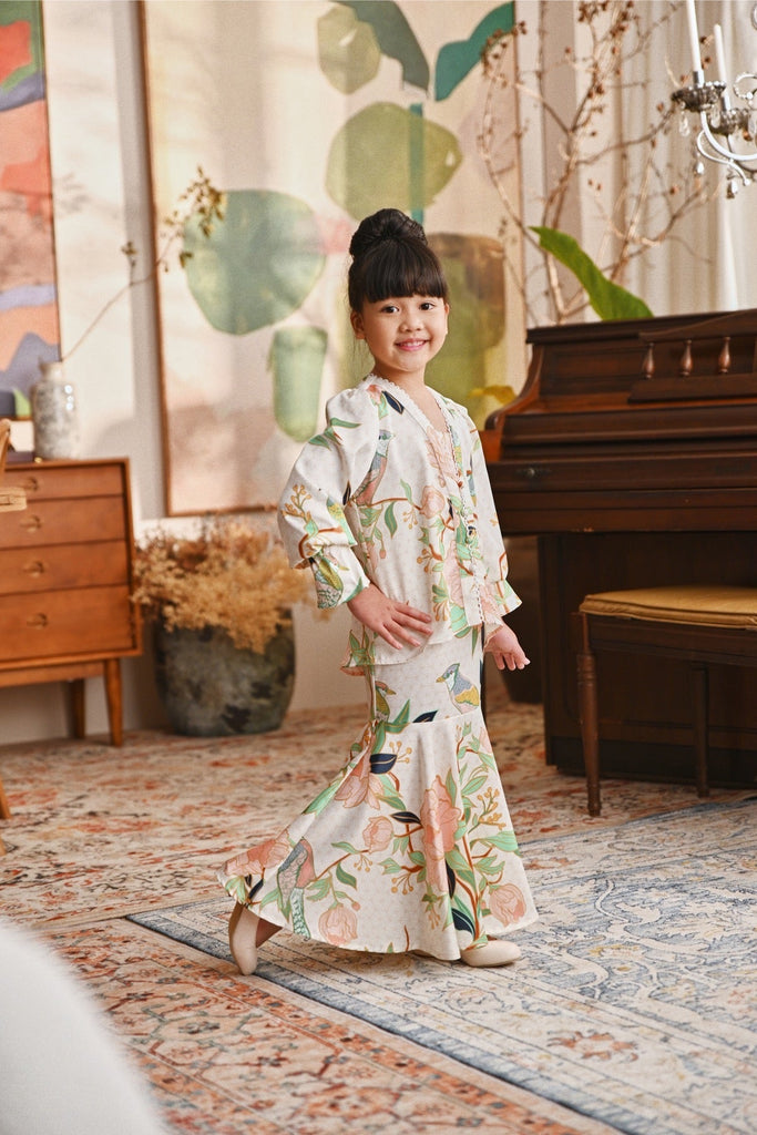 The Glow Allure Kebaya Set - Tenang