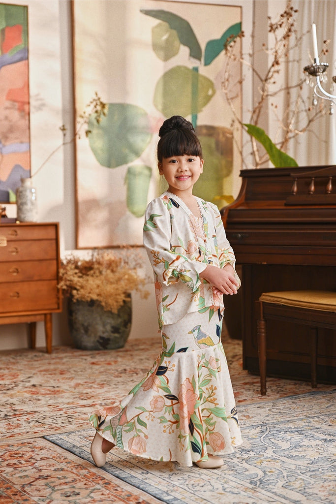 The Glow Allure Kebaya Set - Tenang