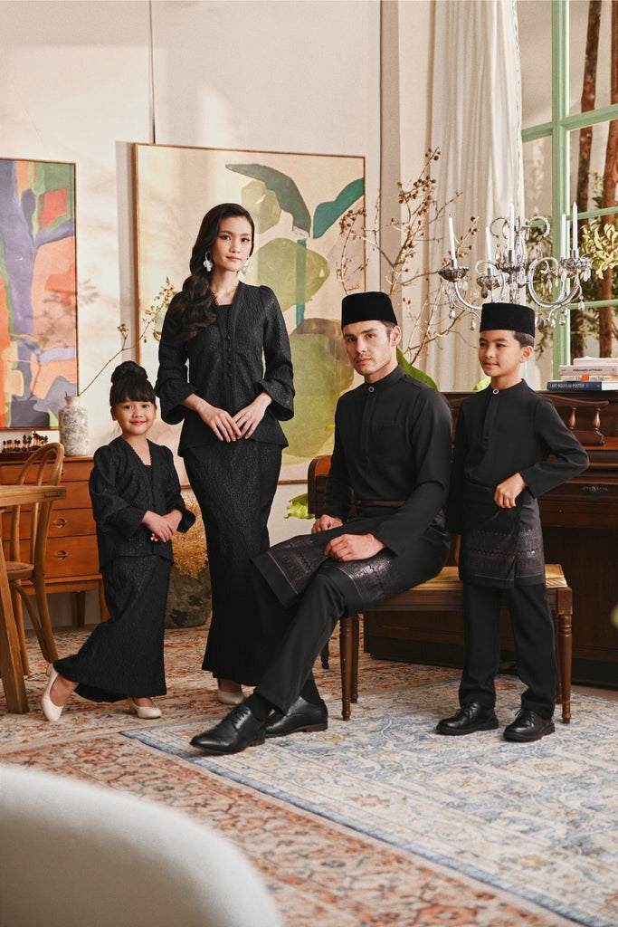 The Glow Memoir Kebaya Set - Black Jacquard