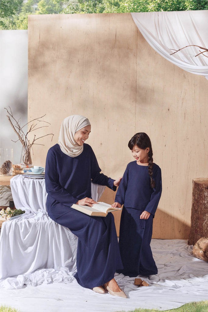 The Balik Buttons Folded Skirt - Navy Blue