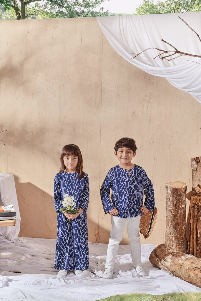 The Balik Pesak Blouse - Keluarga