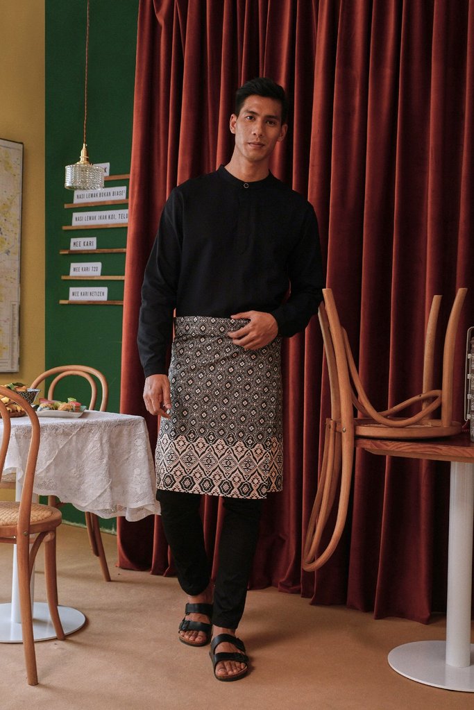 The Perfect Men Slim Fit Pants - Black