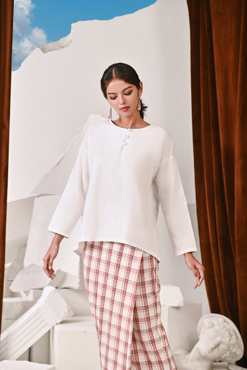 blouse pendek moden putih dewasa