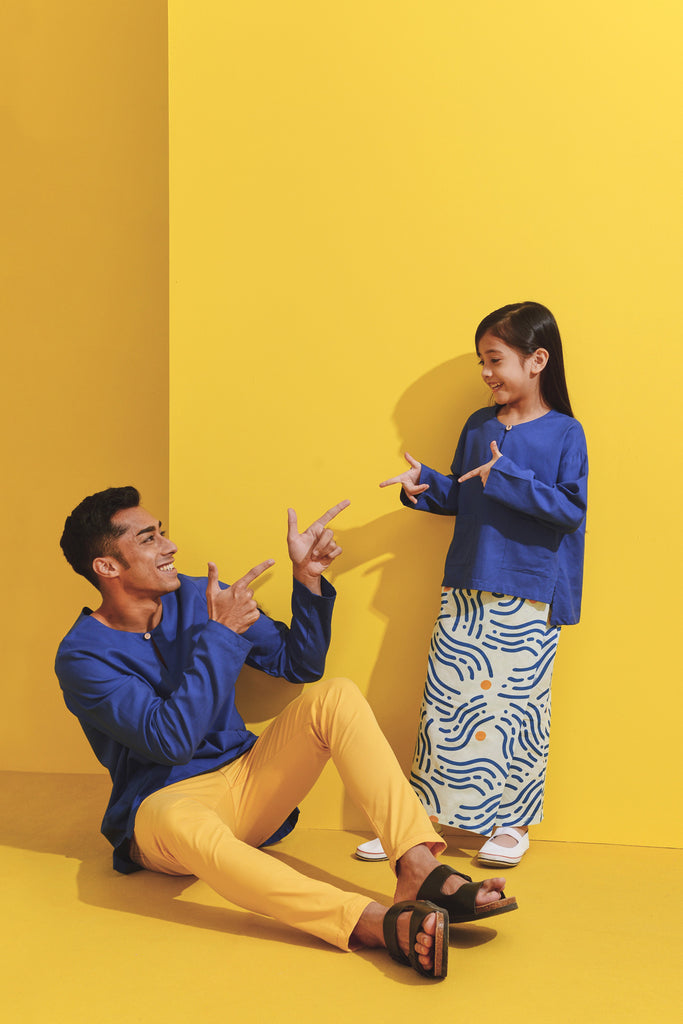 Alir Folded Skirt match Classic Blue Top Blouse