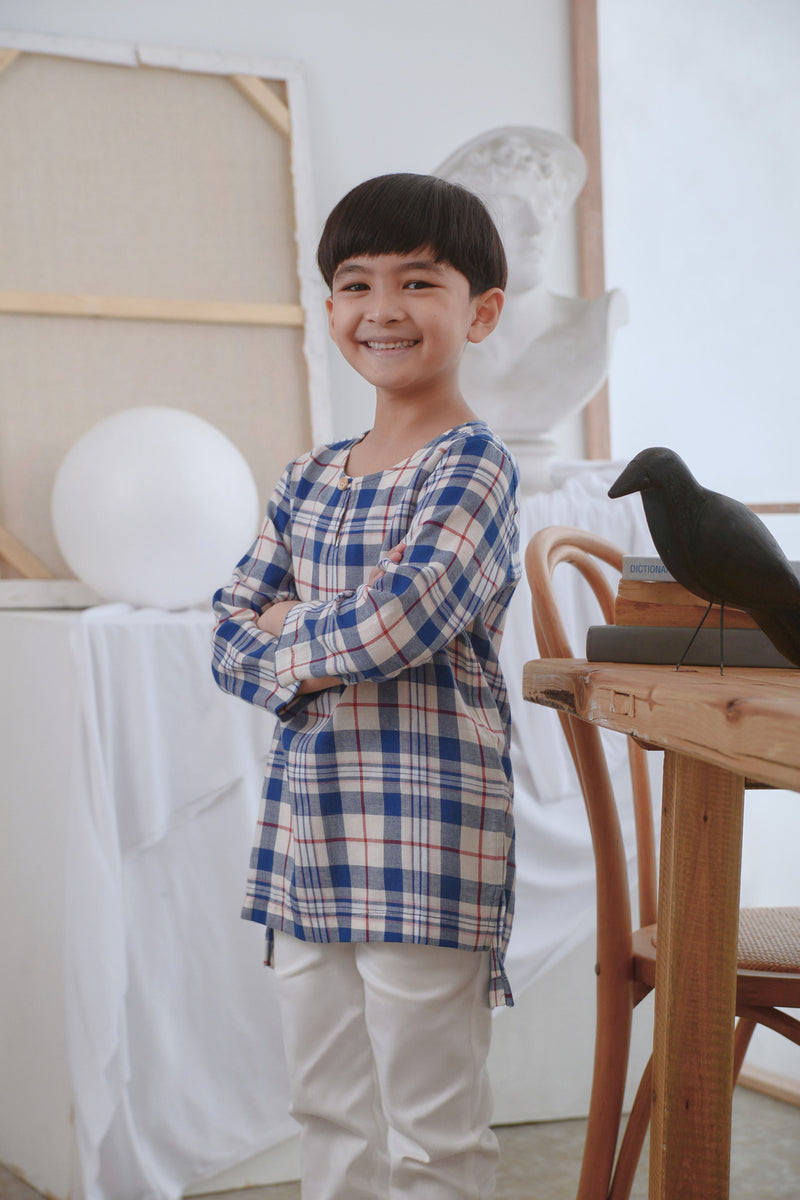 kurta petak biru budak