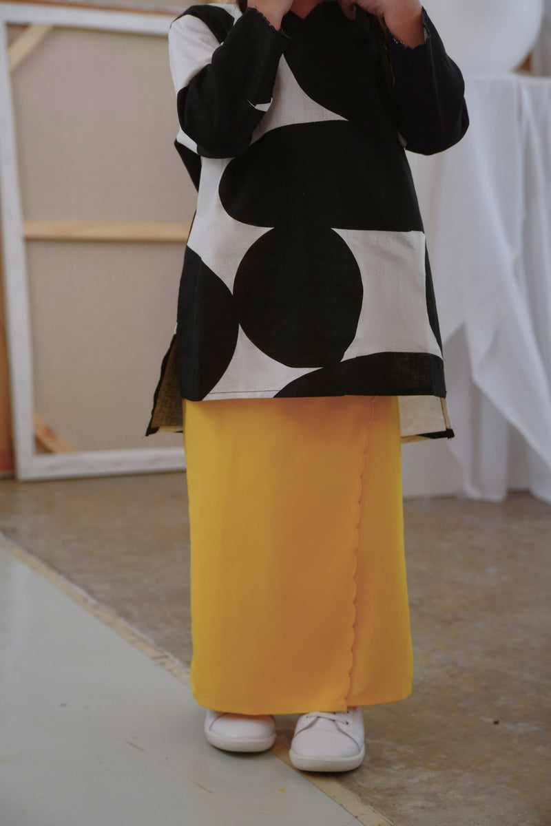 The Seniman Scallop Skirt - Mustard