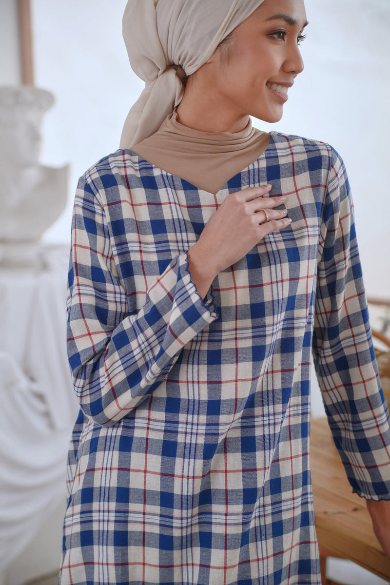 kurung sulaman petak biru perempuan