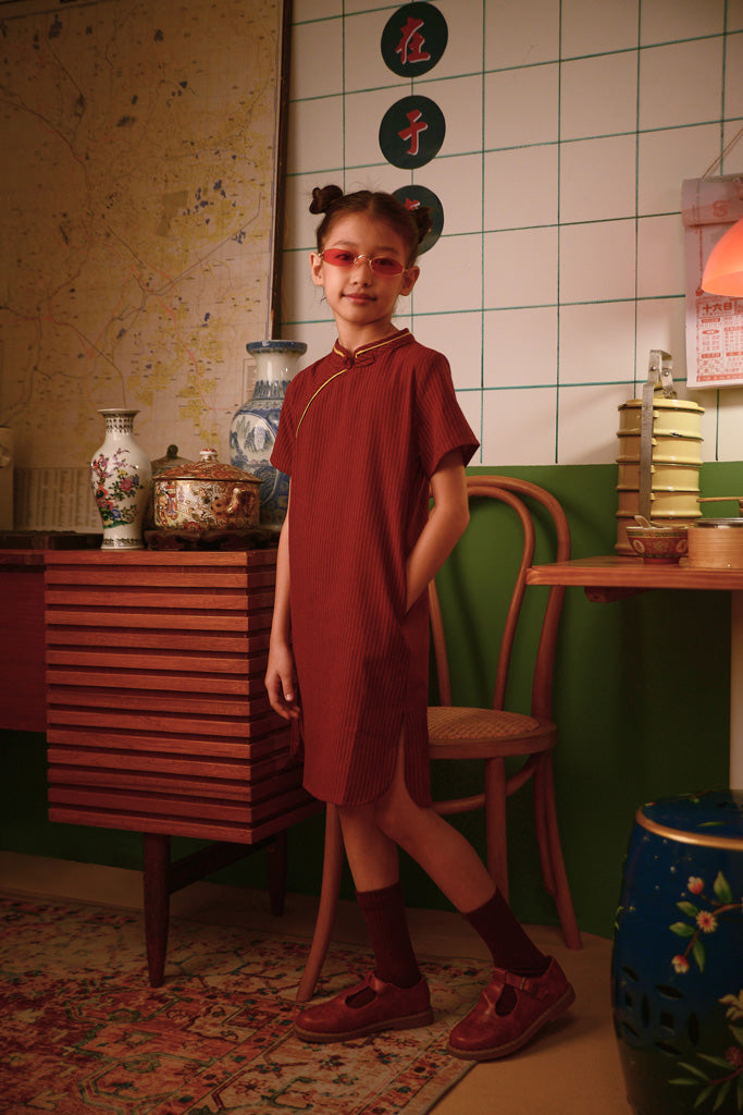 cheongsam dress bercorak jalur merah