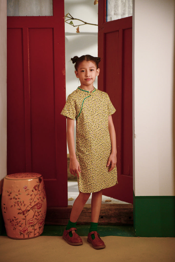 cheongsam dress bercorak bunga kuning