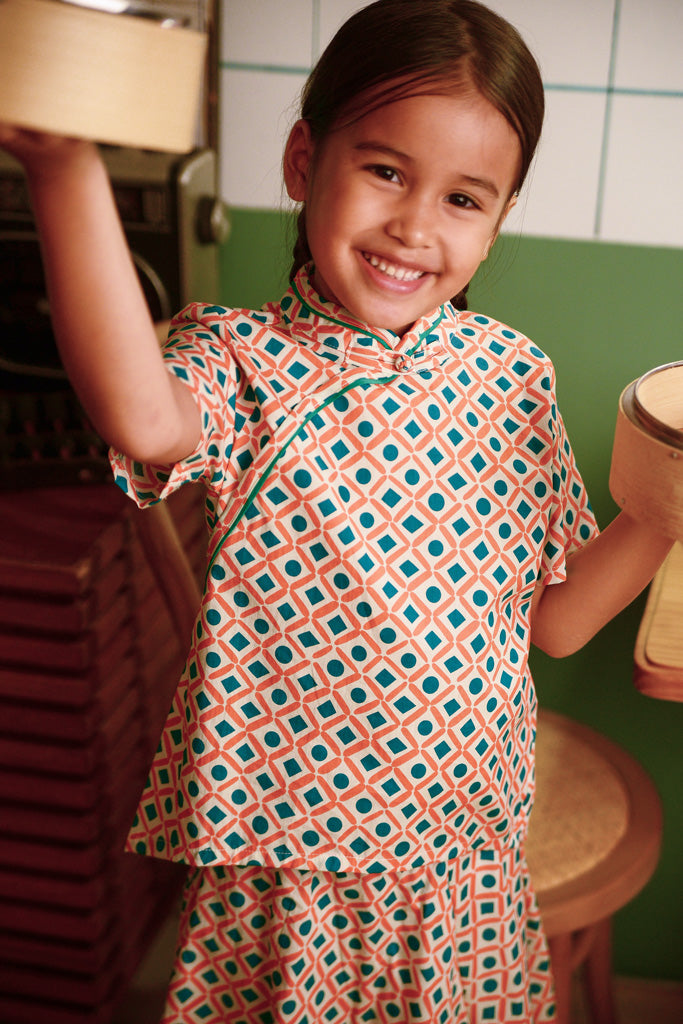 baju cheongsam budak bercorak segi empat