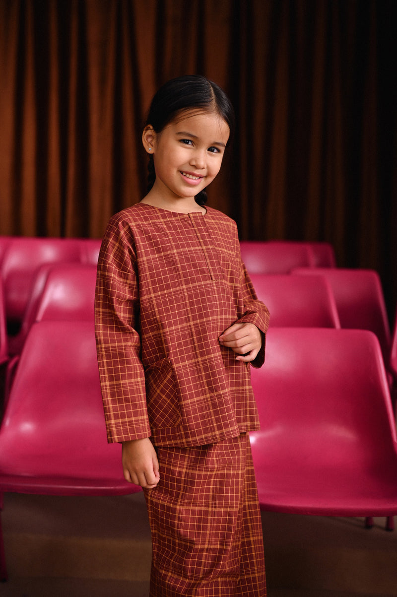 blouse poket bercorak coklat budak