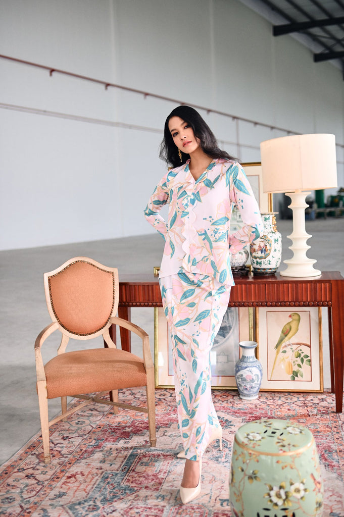 The Glow Women Petals Kebaya Set - Orchard