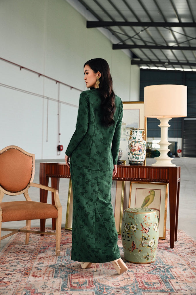 The Glow Women Petals Kebaya Set - Emerald Green Jacquard
