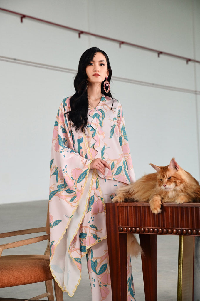 The Glow Women Petals Kebaya Set - Orchard