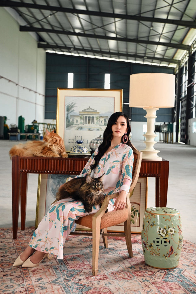 The Glow Women Petals Kebaya Set - Orchard