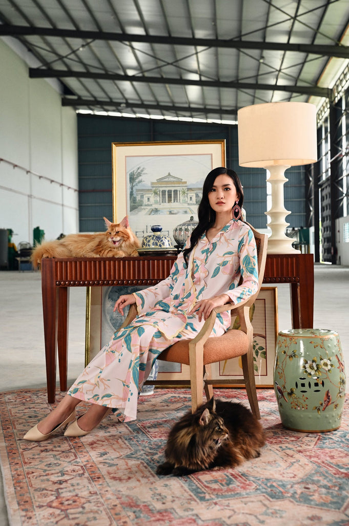 The Glow Women Petals Kebaya Set - Orchard