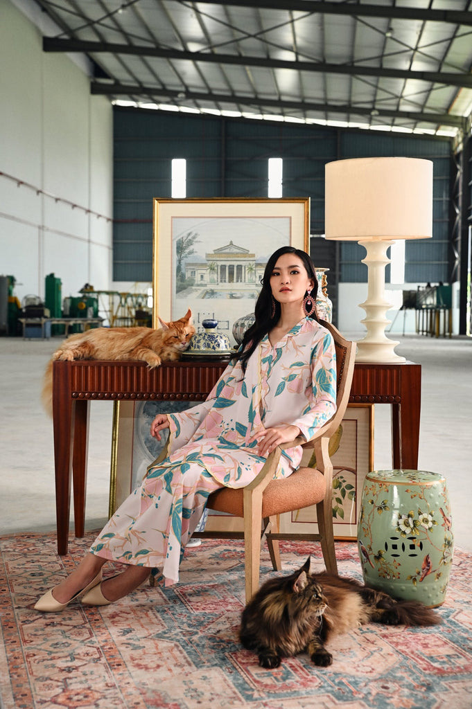 The Glow Women Petals Kebaya Set - Orchard