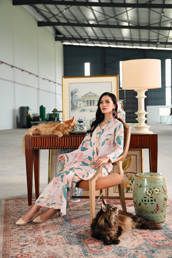 The Glow Women Petals Kebaya Set - Orchard