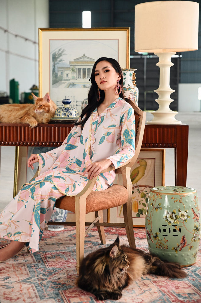 The Glow Women Petals Kebaya Set - Orchard